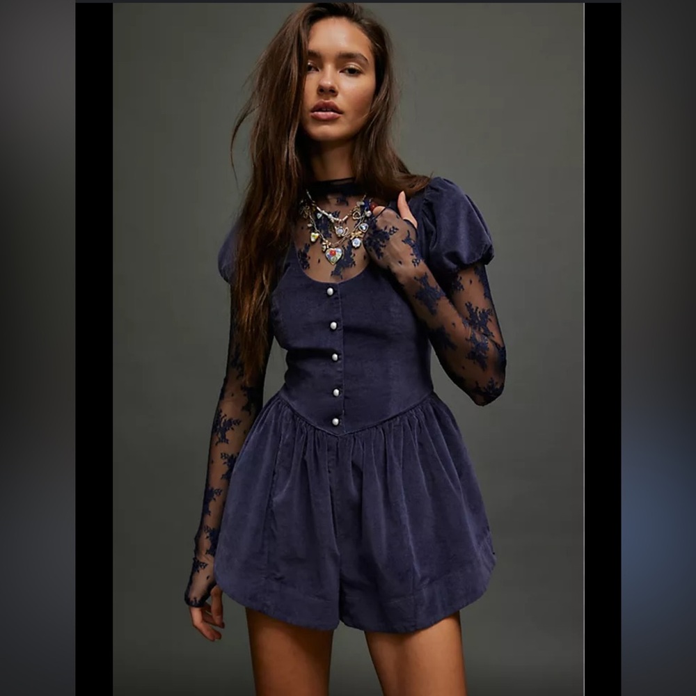 Elegant Navy Velvet Romper with Lace Sleeves
